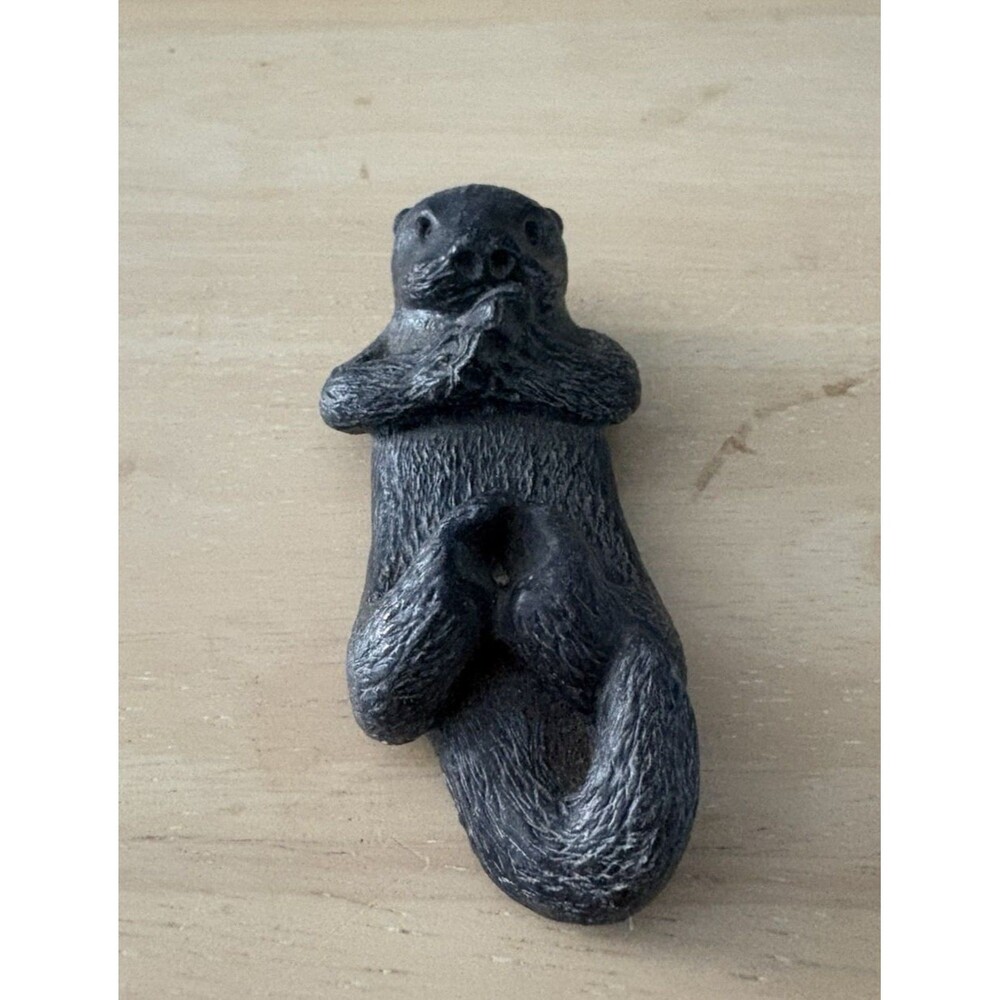 The Wolf Sculptures Otter Soapstone Carving Gray Black Handmade Canada